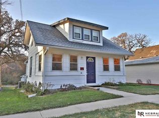 507 E Eldora Ave, Weeping Water, NE 68463