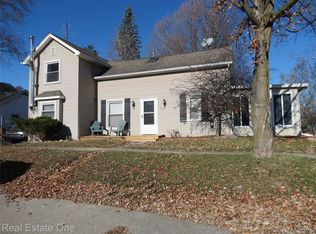 225 South St, Fowlerville, MI 48836