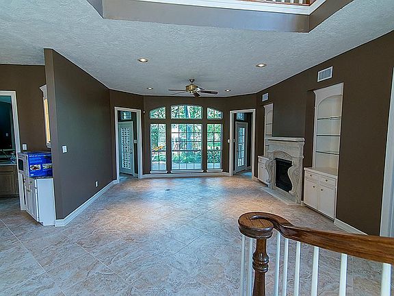 5th image of 4115 Woodlake Ln