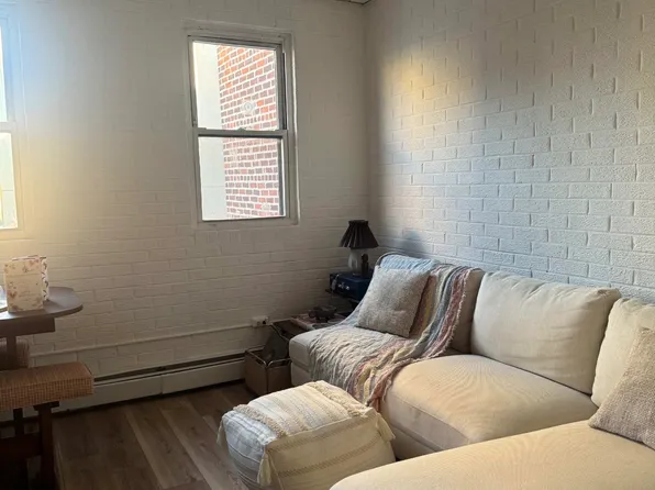 904 S 8th St #3, Philadelphia, PA 19147