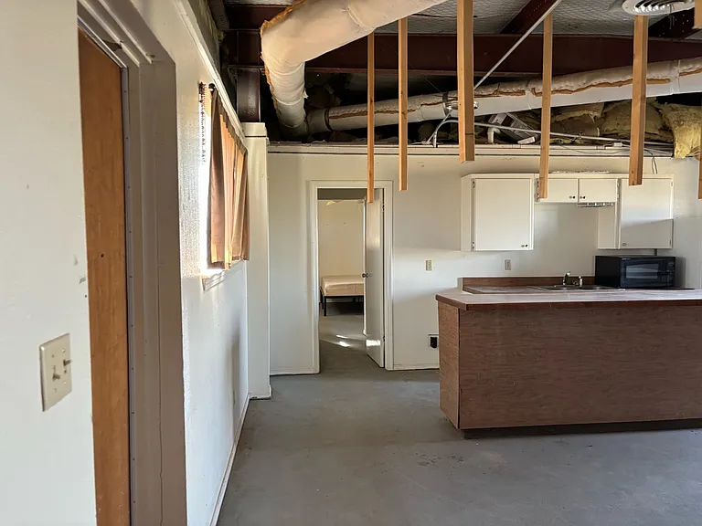 300 Industrial Park — Photo 8