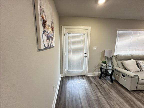 3rd image of 203 S 5th St