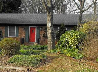 405 Wedgewood Dr, Boiling Springs, SC 29316