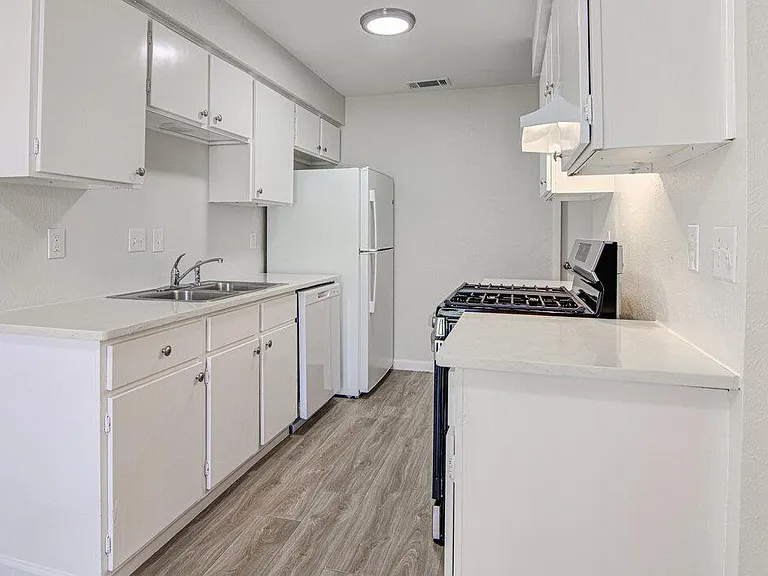 5301 Indio Cir #A — Photo 10