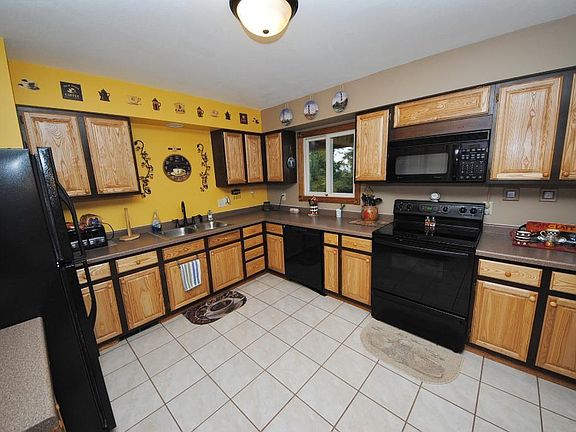 3rd image of 2502 NE Panorama Dr