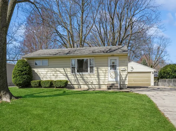 807 E 13th St N, Newton, IA 50208