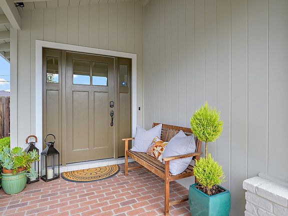 3rd image of 1721 Marina Way