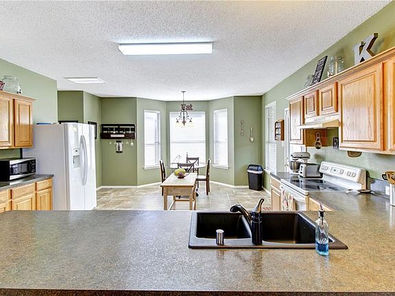 3rd image of 601 Crystal Brook Dr