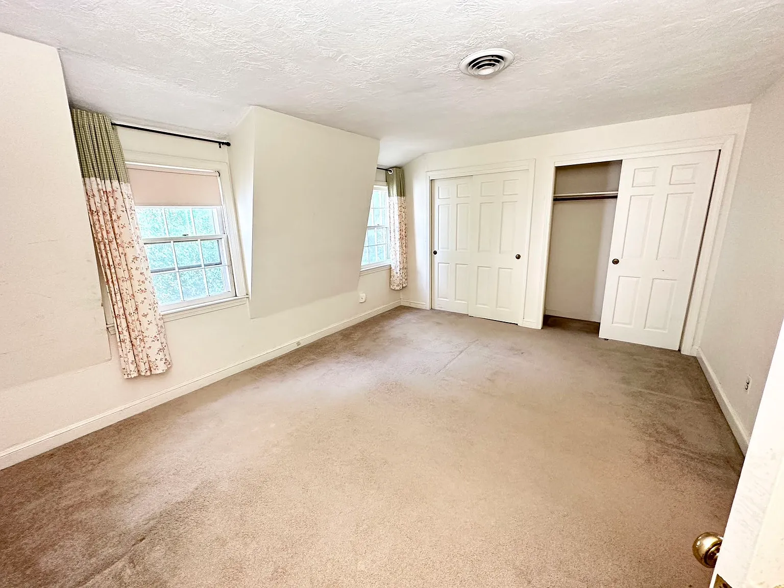 2 bed, 1.5 bath, 1326 sqft, $2,800 — Photo 4