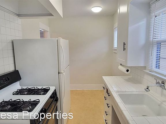 5th image of 3833 Herbert St