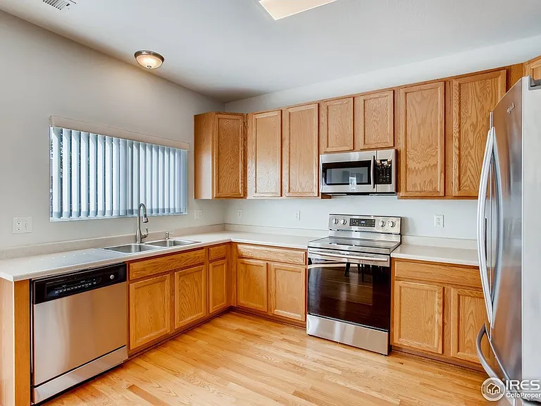 1126 Lochmore Pl — Photo 10