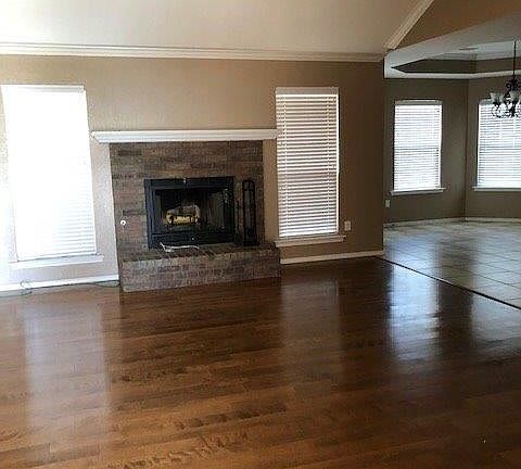 4th image of 10 W Harvard Cir