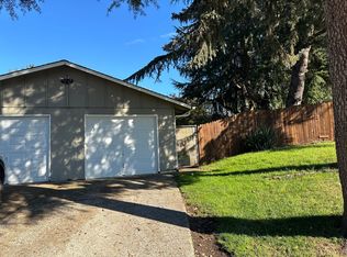 1737 Rainbow Loop, Springfield, OR 97477