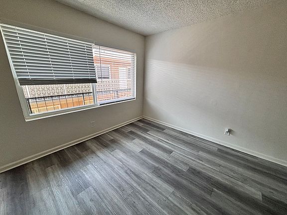 3rd image of 1334-1336 N Walnut Ave #1334-I