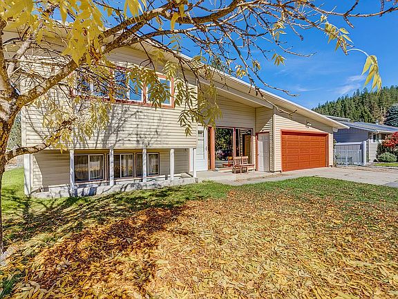 2nd image of 306 Country Club Ln