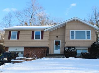 5 Barton Ln, Hopatcong, NJ 07843
