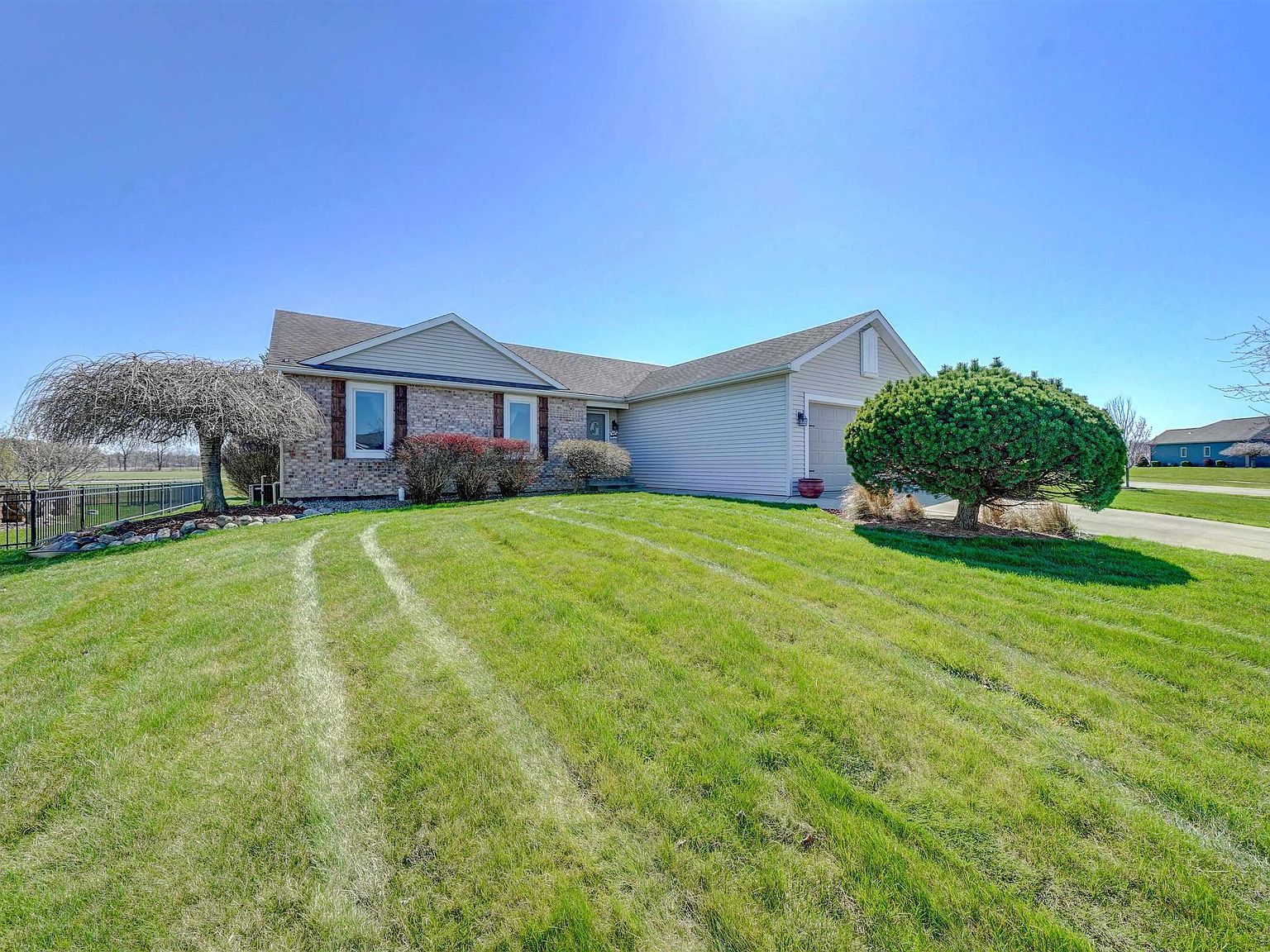 5351 Bear Creek Pass, Auburn, IN 46706 Zillow
