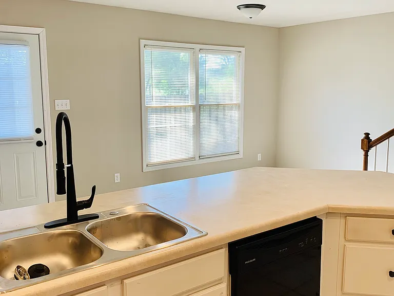 809 Steeplechase Way — Photo 5
