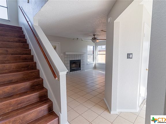 3rd image of 405 Dillon Dr
