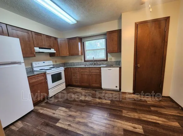 1520 David Dr, Lincoln, NE 68504