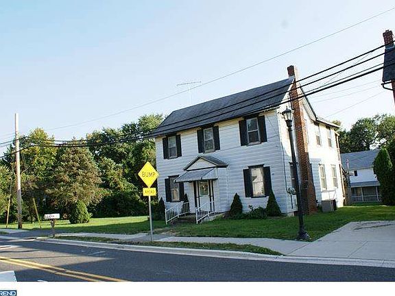 3rd image of 1210 Old Lancaster Pike