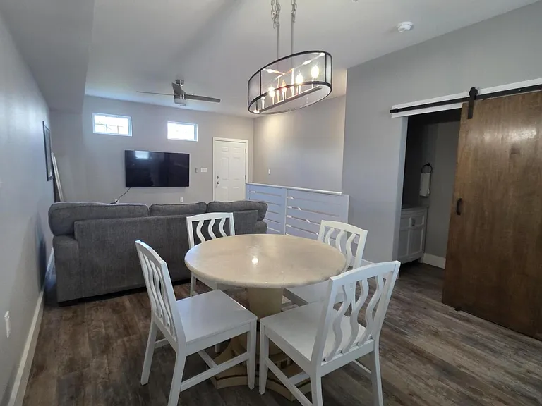 107 E Orchard Loop #107 — Photo 4