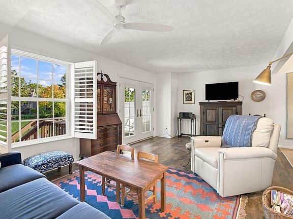 3rd image of 6744 Sandharbor Ct