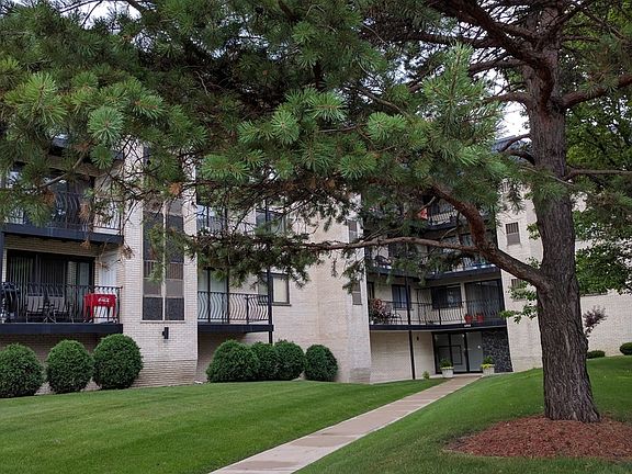 3rd image of 6950 W Forest Preserve Dr APT 201