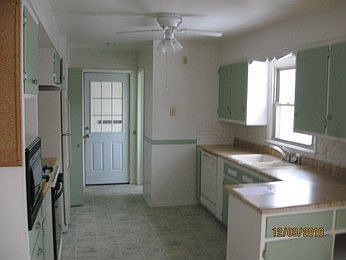 3rd image of 8144 Lovers Ln
