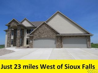 26162 W Sunset Bluff Ct, Canistota, SD 57012