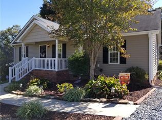 7124 Hunting Brook Ct, Walkertown, NC 27051