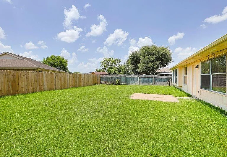 8215 Summer Quail Dr — Photo 34