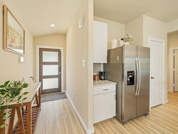 5th image of 312 Willow Sage Ct