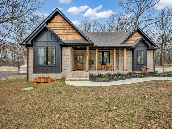 109 Brazzell Ave, Dickson, TN 37055