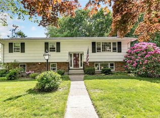 35 Masna Pl, Stratford, CT 06614