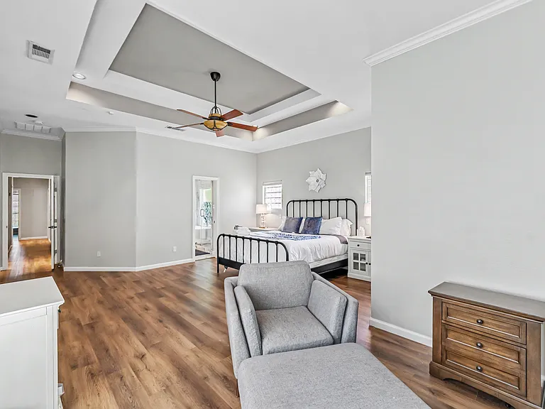 2451 Valley View Dr — Photo 17