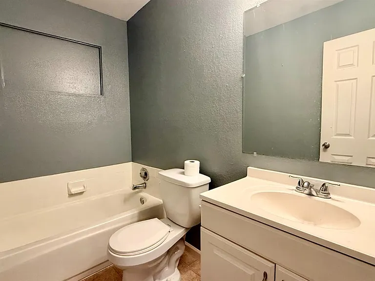 1239 Chittenden Ave — Photo 8