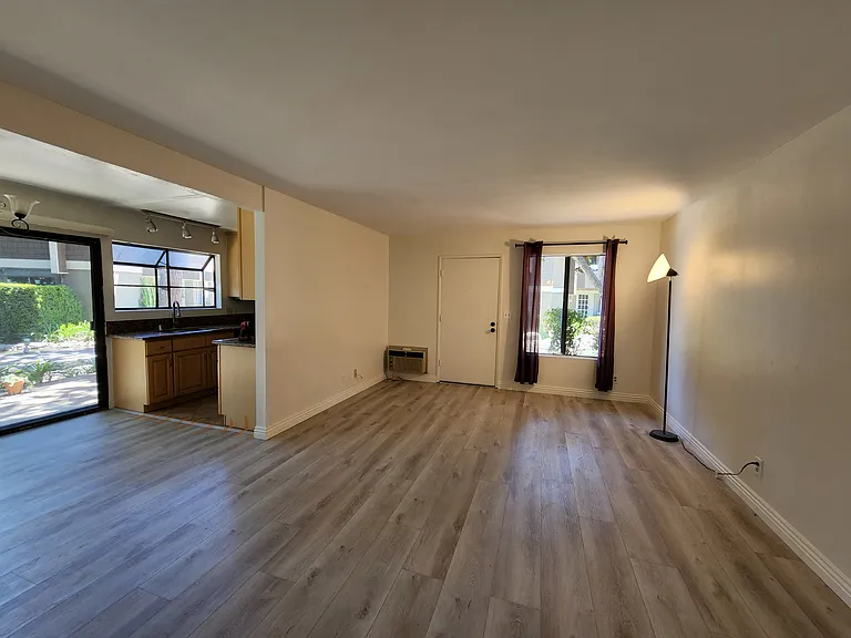 169 Streamwood — Photo 2