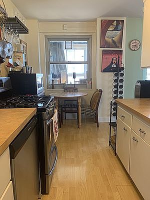 3rd image of 70 La Salle St APT 14G