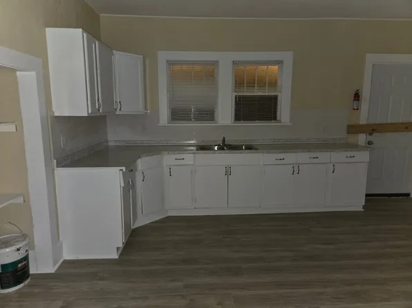 2302 Saint Charles St, Jackson, MS 39209