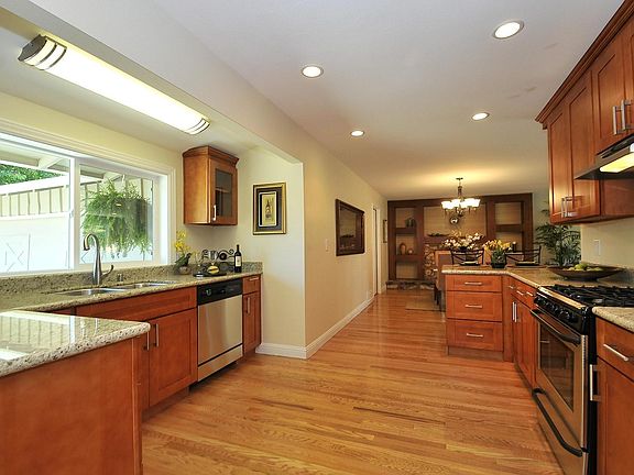4th image of 10401 E Estates Dr