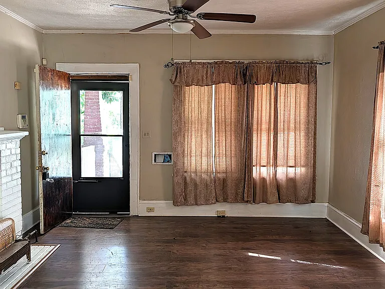 672 Bowden St — Photo 3