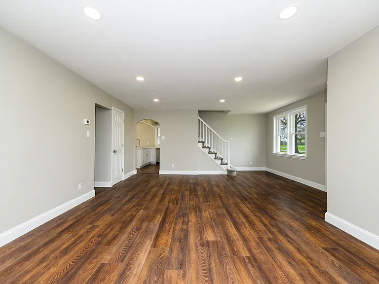 1050 S Keim St — Photo 13