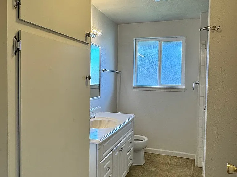 5404 Kilgary Way — Photo 8