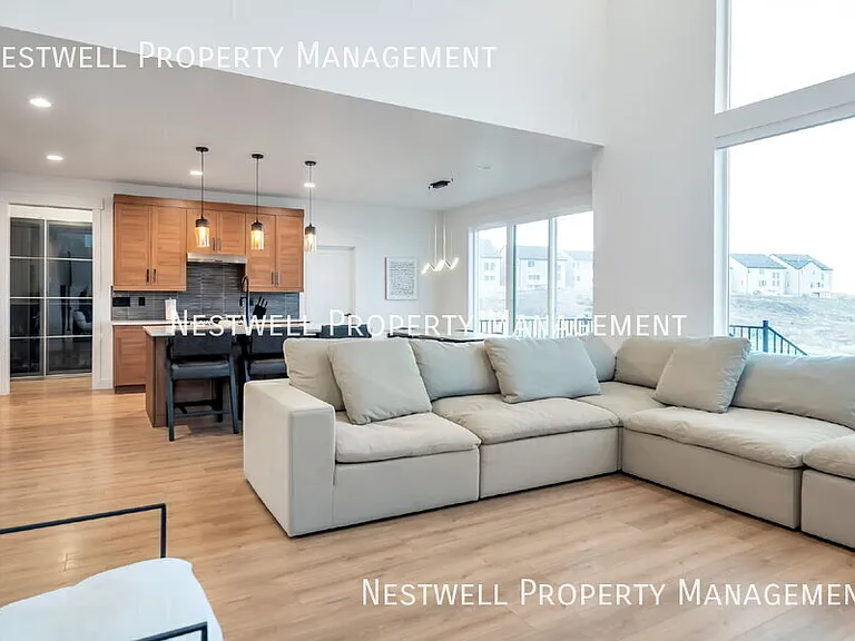 76 N Midland Dr — Photo 6