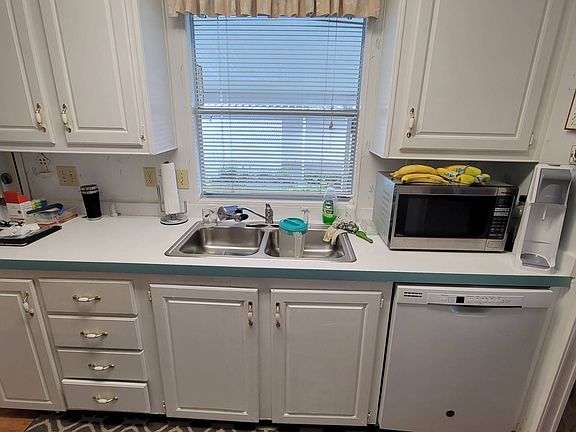 4th image of 1701 Commerce Ave W #159
