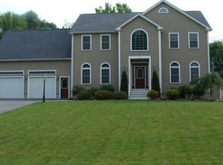 11 Peggy Dr, Cumberland, RI 02864