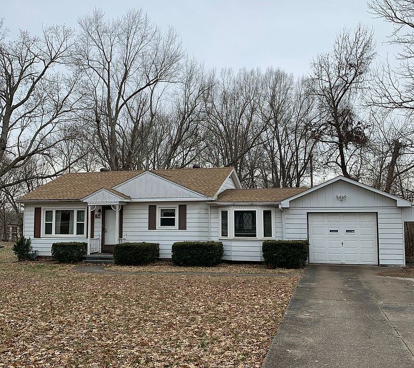 2nd image of 821 Mahrenholz Ave