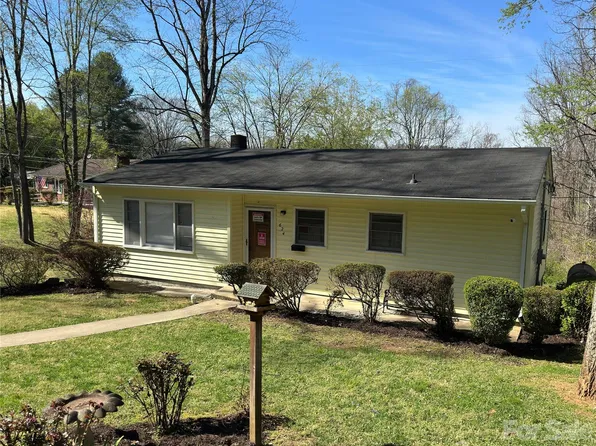 624 Broadway St NW, Lenoir, NC 28645