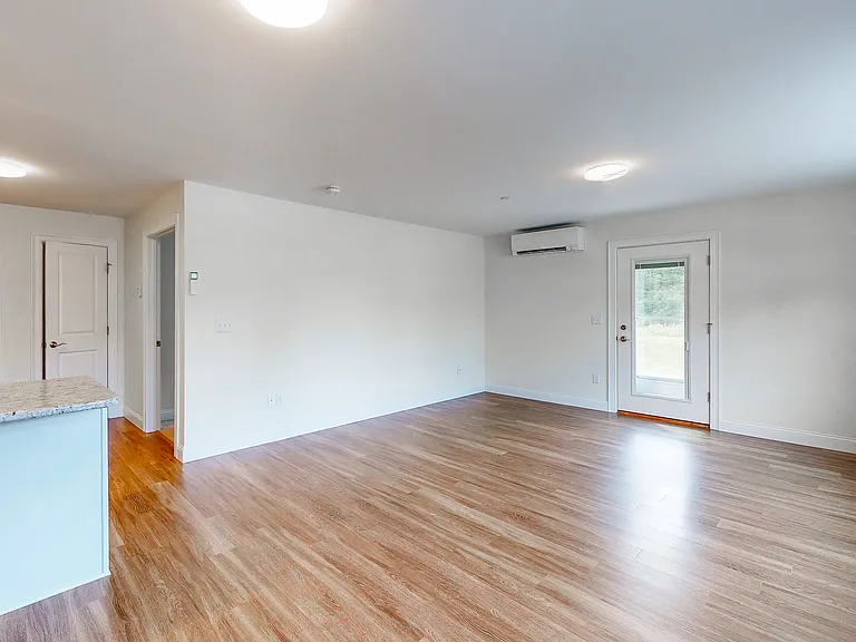 Autumn Woods Apartments — Photo 24